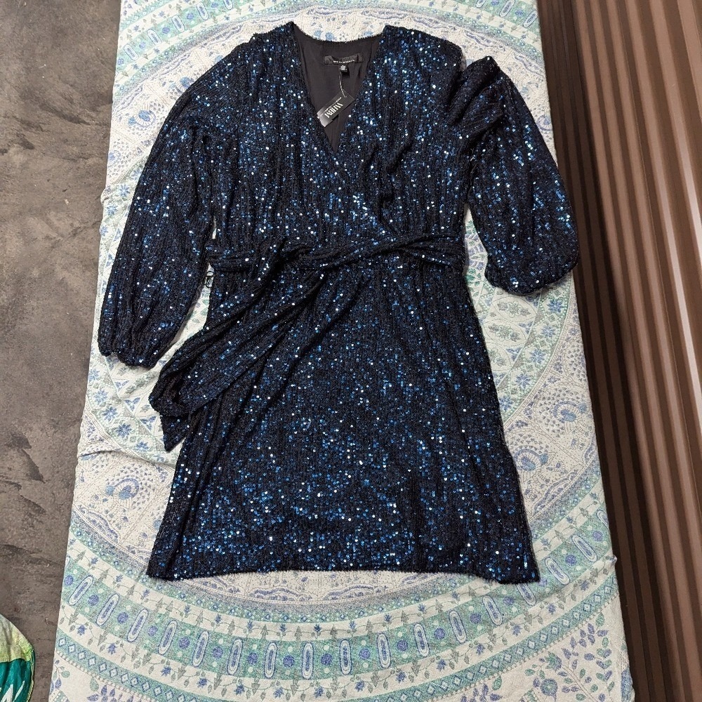 Old Hollywood Glam Blue Sequin Wrap Mini Dress White House Black Market NWT L - Picture 8 of 12